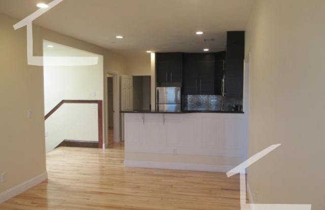 Huge, updated, sunny 5 bed in Coolidge Corner for 9/1! Gallery 3