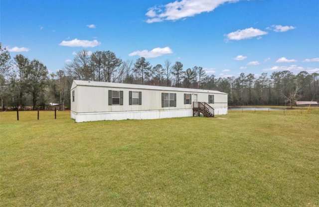 Bright & Welcoming – 3BR Home with Open Layout in Ellabell Gallery 3