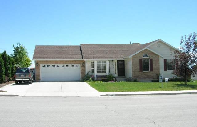 Beautiful rambler in quiet Pleasant Grove neighborhood - 135 West 1170 North, Pleasant Grove, UT 84062