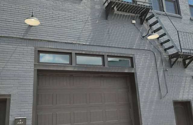 Charming Industrial 4 Bedroom/4 Bathroom Apartment in Pigtown, MD! photos photos