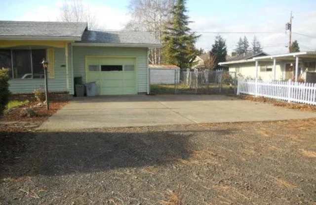 1660 16th St - 1660 16th Street, Hood River, OR 97031