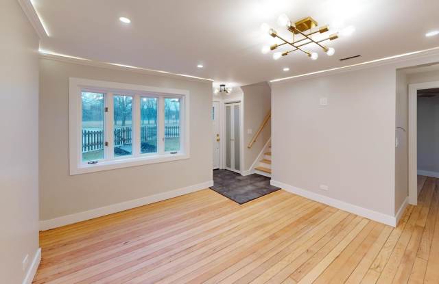 8325 W Forest Preserve Avenue Gallery 3
