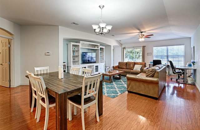 5801 Pinebrook Drive Gallery 3