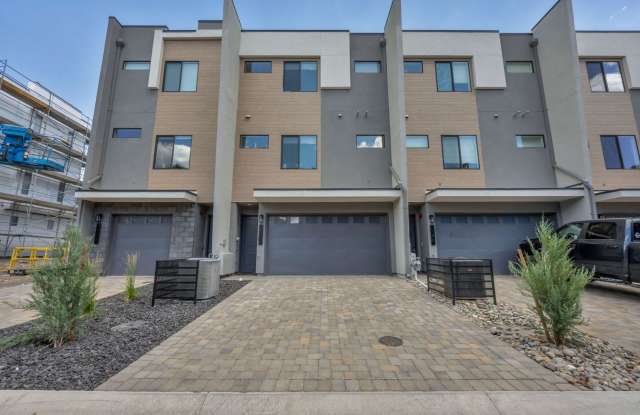 MODERN LUXURY NEAR TRUCKEE RIVER | FULLY FURNISHED + UTILITIES INCLUDED Gallery 3