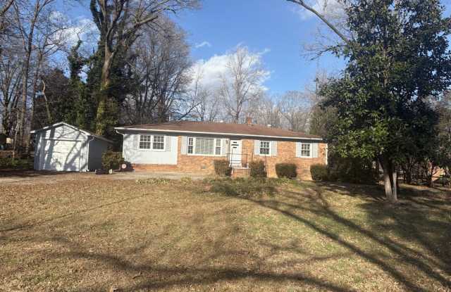 Rock 'N' Roll Vibe! Fully Furnished 3BD/1.5BA Home | All Utilities Included Gallery 1