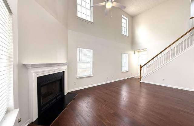2150 Lexington Lane Gallery 3
