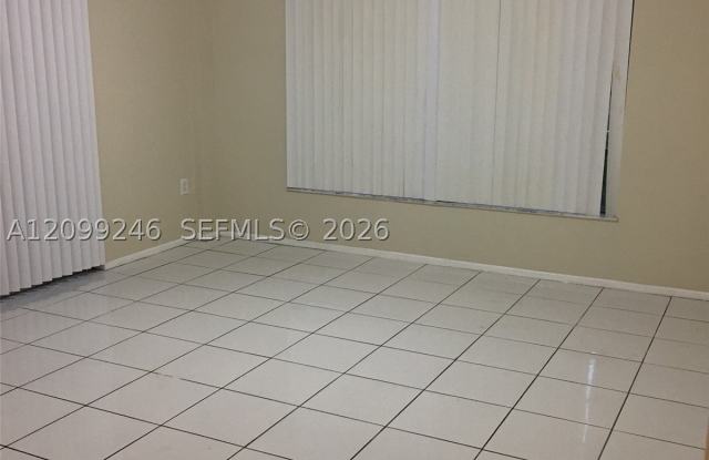 4170 Inverrary Dr Gallery 3