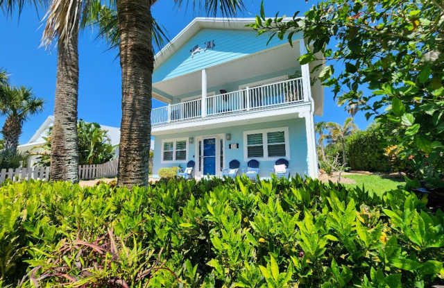 Beautiful 3 Bedroom 3 Bath Beachside Home photos photos