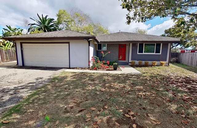 Spacious 4 Bedroom/2 Bathroom home plus Office in Goleta Gallery 1