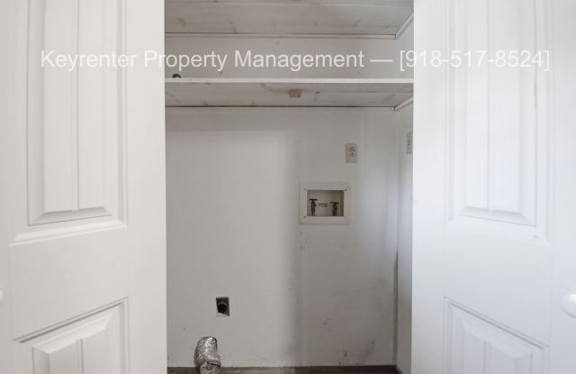 Newly Remodeled Duplex in Grove | Gallery 4