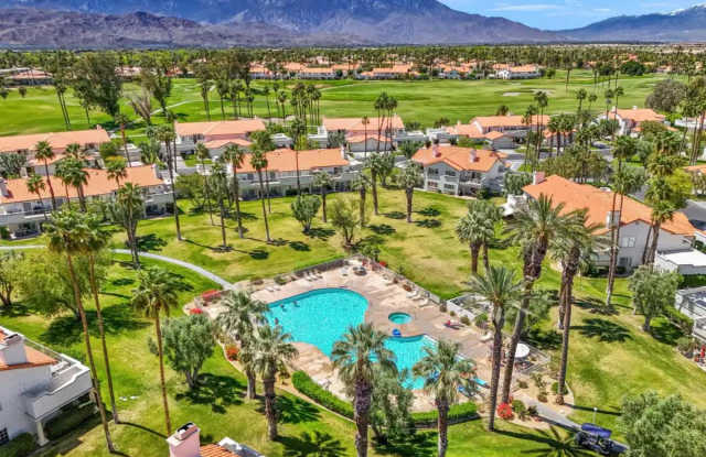 248 Vista Royale Cir W Gallery 2