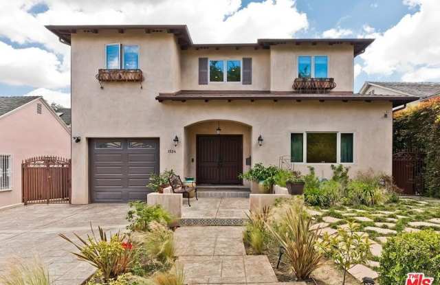 1524 Reeves St photos photos