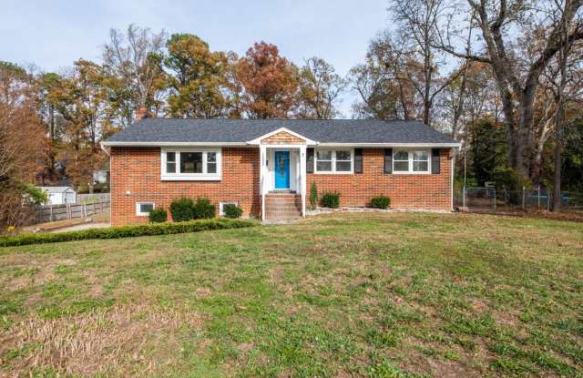 Fully fenced 3 bedroom/2.5 bath with garage photos photos