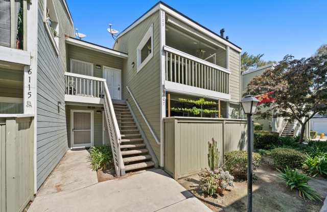 Highly Desirable 2 Bedroom, 2 Bath Second Story Unit in "The Villages" photos photos