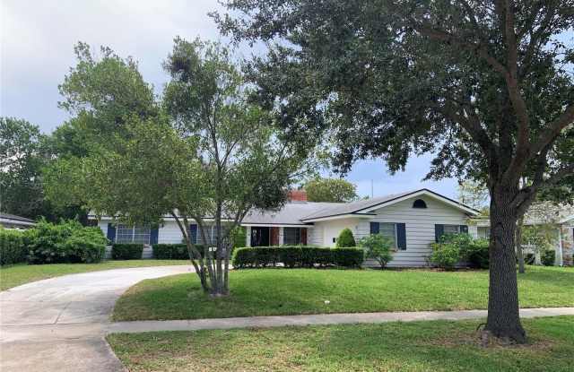 633 DUNRAVEN DRIVE - 633 Dunraven Drive, Winter Park, FL 32792