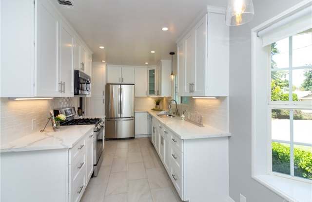 4845 Gaviota Avenue Gallery 2