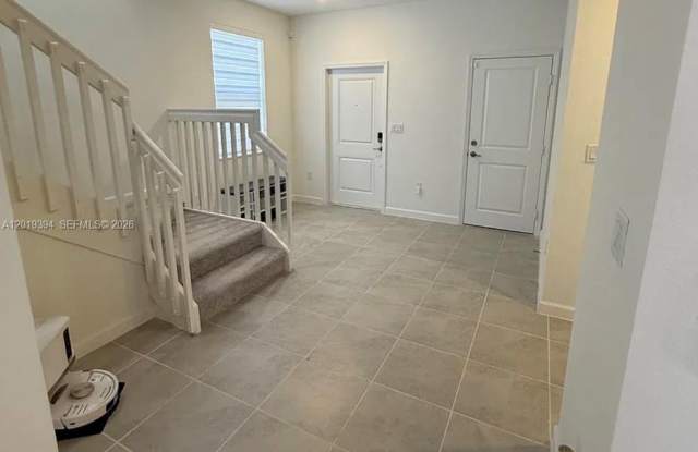 2584 Southeast 25th Court Gallery 4