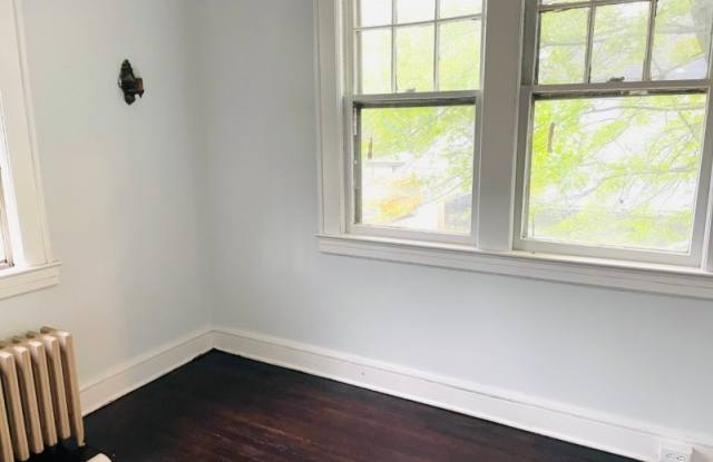 241 W Scott Ave Gallery 2