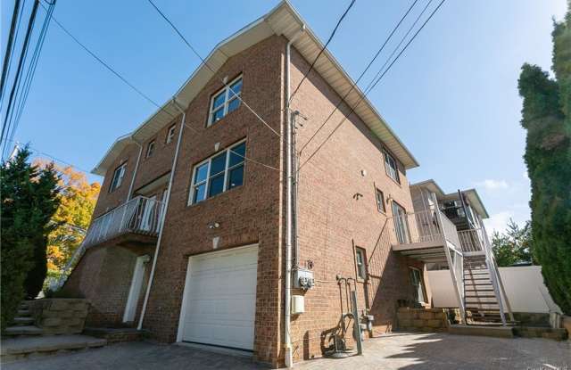 89 Wickes Ave- Right Side Gallery 3