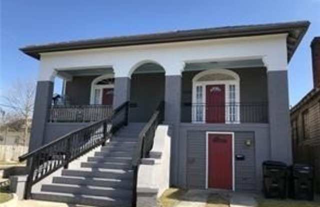 2939 BRUXELLES Street photos photos