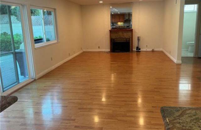 5355 Duncannon Avenue Gallery 3