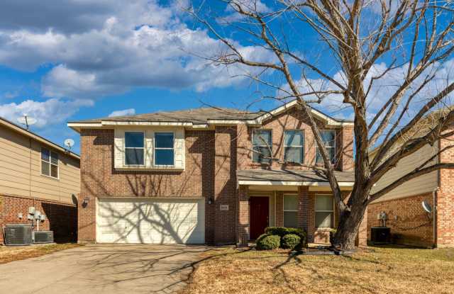 HUGE 4 Bedroom, 2.1 Bath in Keller ISD - 4905 Trail Hollow Drive, Fort Worth, TX 76244