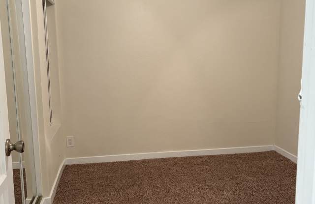 1700 Scott Rd photos photos