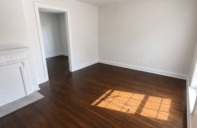 Charming Updated Bungalow with Character & Beautiful Hardwood Floors Gallery 4