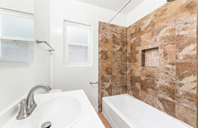 4040 Palmwood Gallery 4