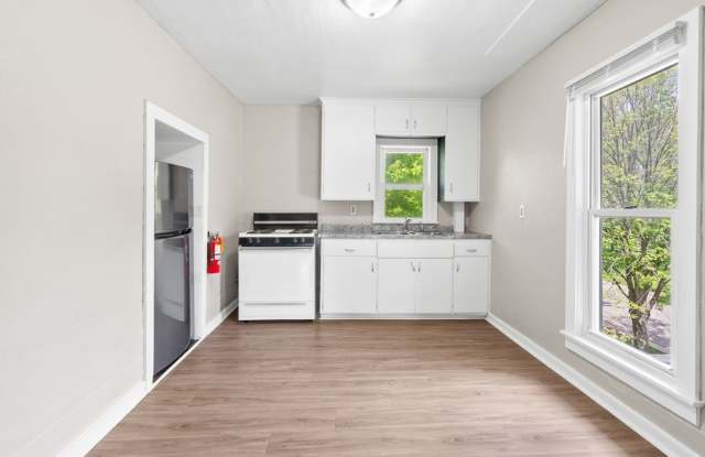 2321 Iowa St Gallery 2