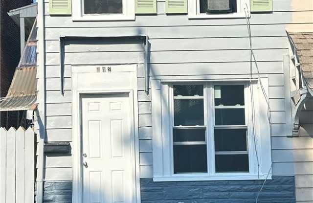 542 N New Street Gallery 1