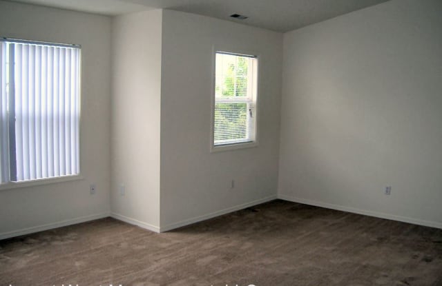 5900 NE 35 CIRCLE Gallery 4