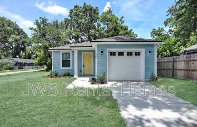 1361 20th St W photos photos