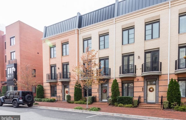 2102 MAIN LINE BLVD - 2102 Main Line Boulevard, Alexandria, VA 22301