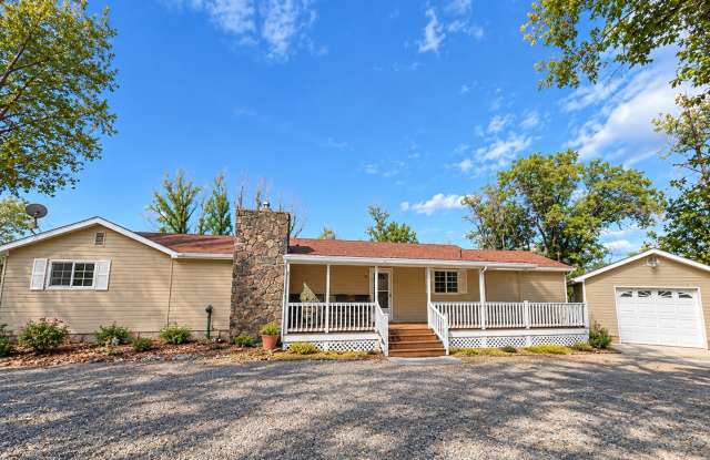 BEAUTIFUL HOME, SHOP & SAUNA ON 15 ACRES IN SW REDMOND!! Gallery 1