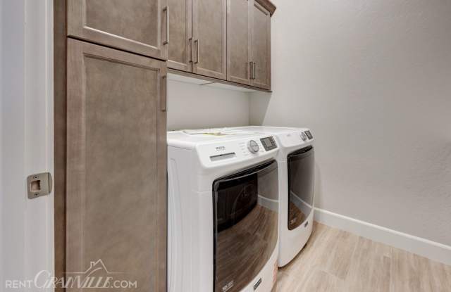 Brand-New Granville in Fig Garden Gallery 4