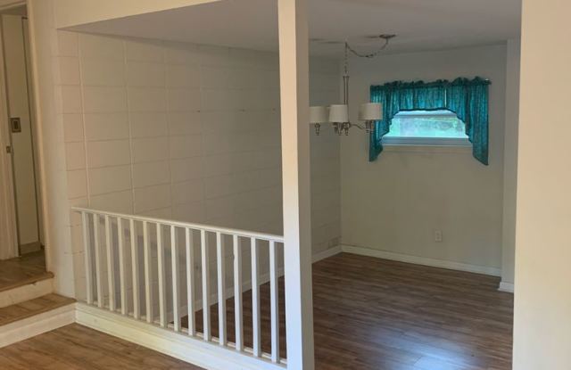 Updated 3 bedroom 2 bath in NW Gainesville Gallery 4