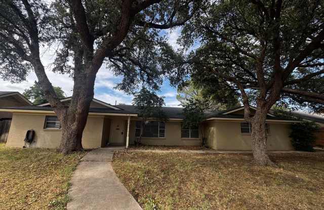 4 Bedroom 3 Bathroom Ready To Rent! photos photos