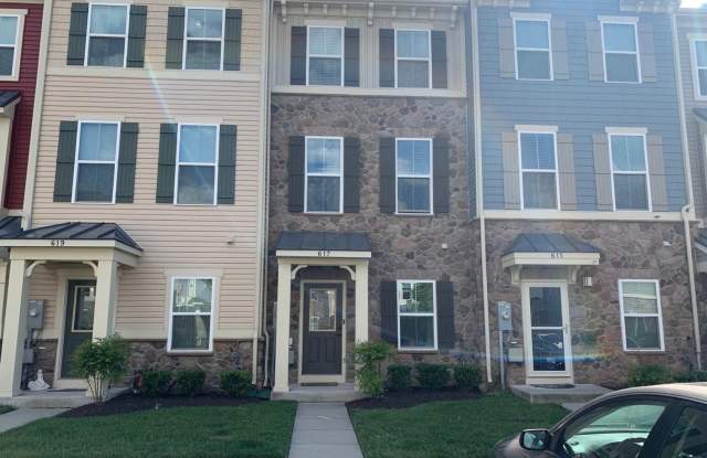 Captivating 3 BR/3 BA Townhome in Glen Burnie! photos photos