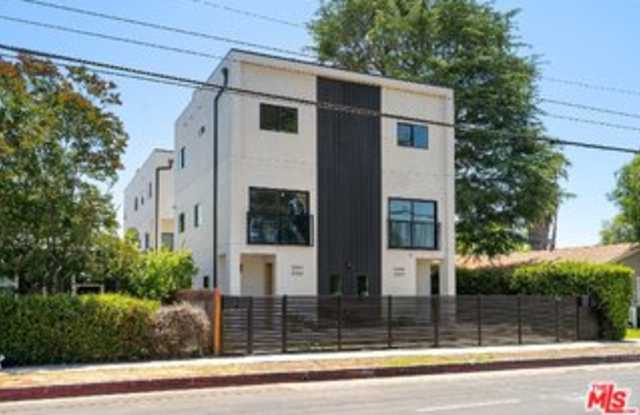 5806 Kester Avenue Gallery 1