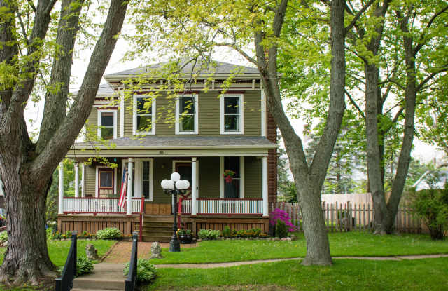 404 Church Street - 404 Church Street, Harvard, IL 60033
