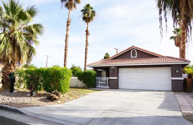 51660 Avenue Villa photos photos