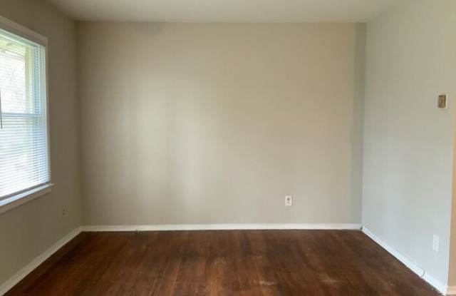 4417 Roadway Street Gallery 4