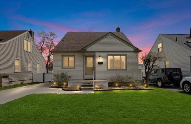 2236 Tyler Avenue Gallery 2