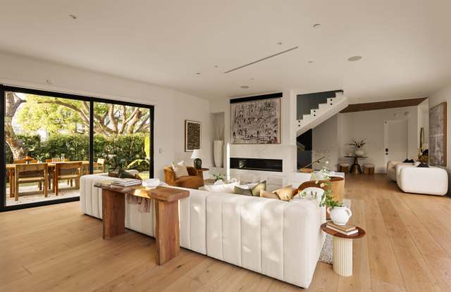 5988 West 76th Street Gallery 4
