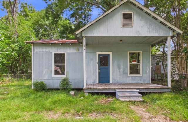 AVAILABLE NOW! 2 Bedroom, 1 Bathroom House photos photos