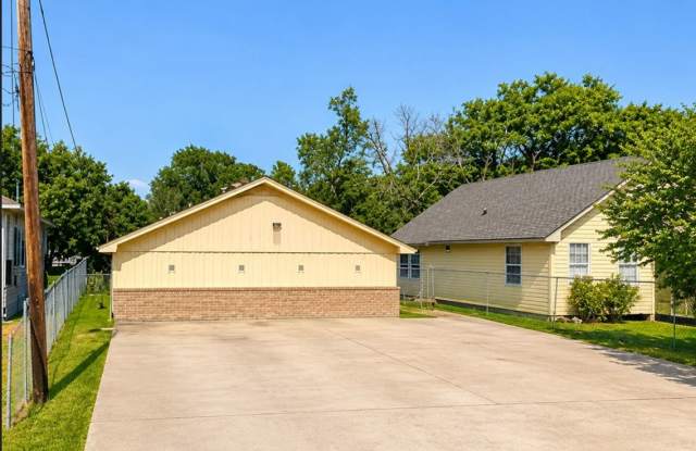 580 Campus St photos photos