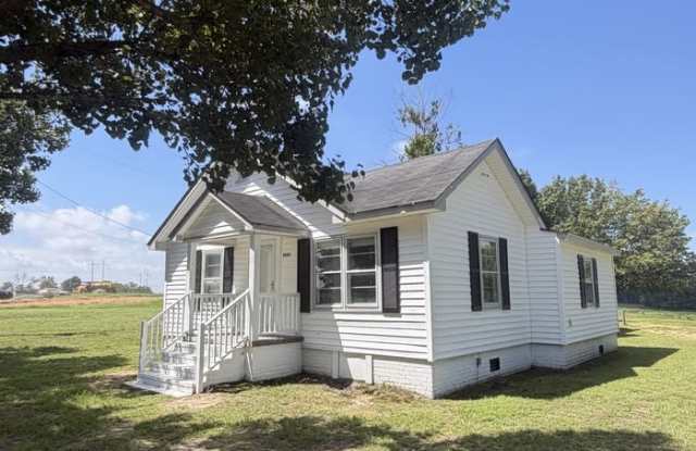 2161 North Carolina 55 Gallery 1