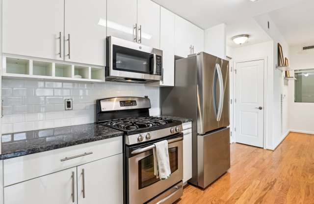 1390 Kenyon St NW Apt 416 Gallery 2