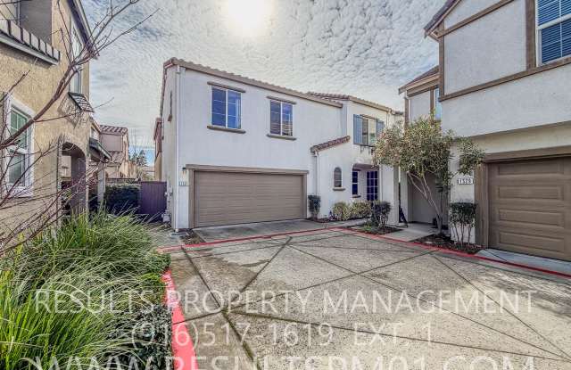 Lovely Courtyard Home 3 Bedroom w Bonus Rm photos photos Lovely Courtyard Home 3 Bedroom w Bonus Rm photos photos